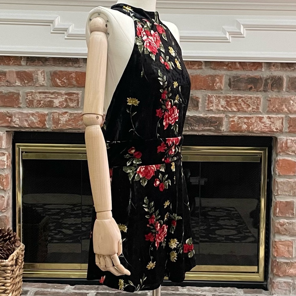 Audrey 3+1 Black Floral Velvet Halter Romper / S / Excellent condition - Picture 8 of 16